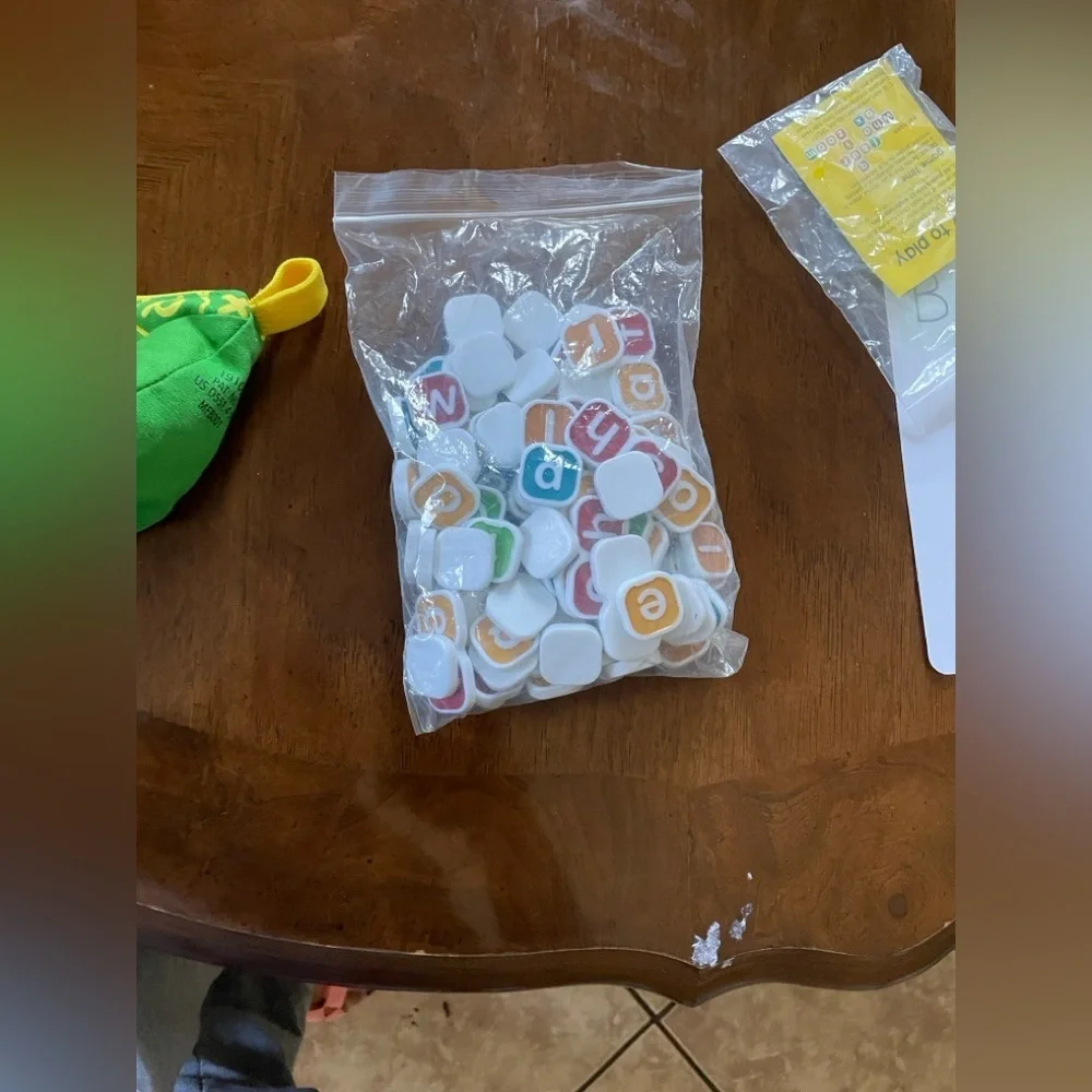 BANANAGRAMS  Leathers Games - Picture 2 of 3